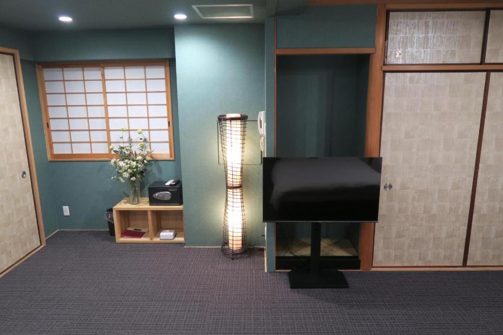 Rozy Namba 3*