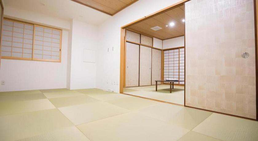 Rozy Namba Hotel 3*